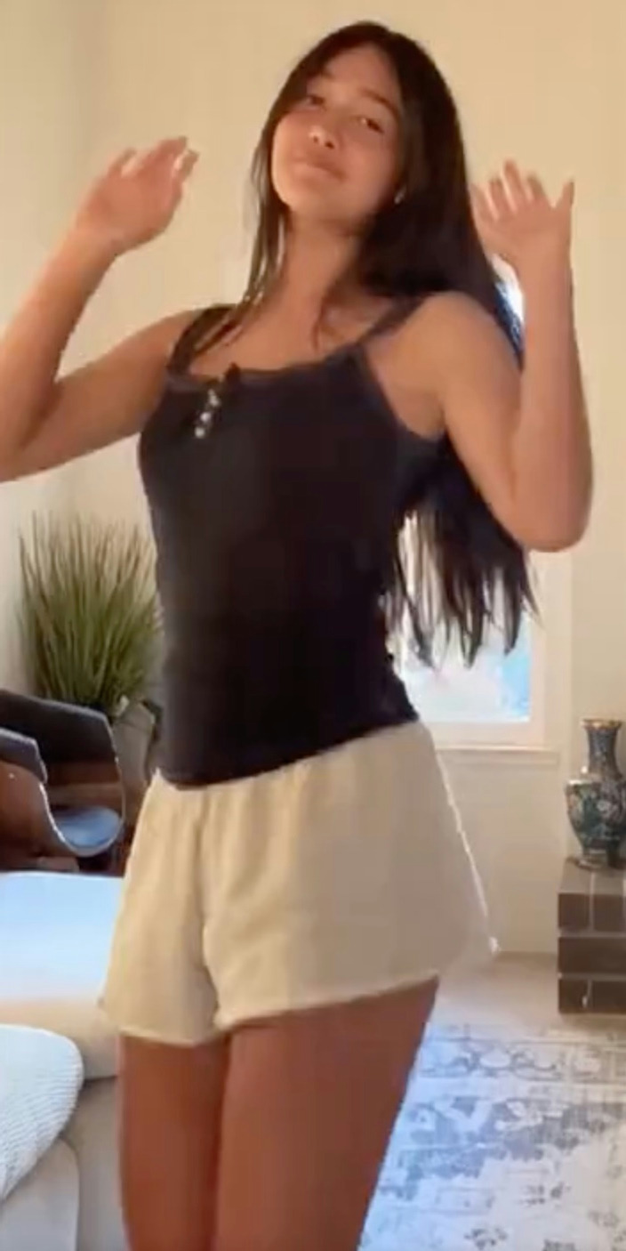Uncensored image to video AI clip #f47d83
