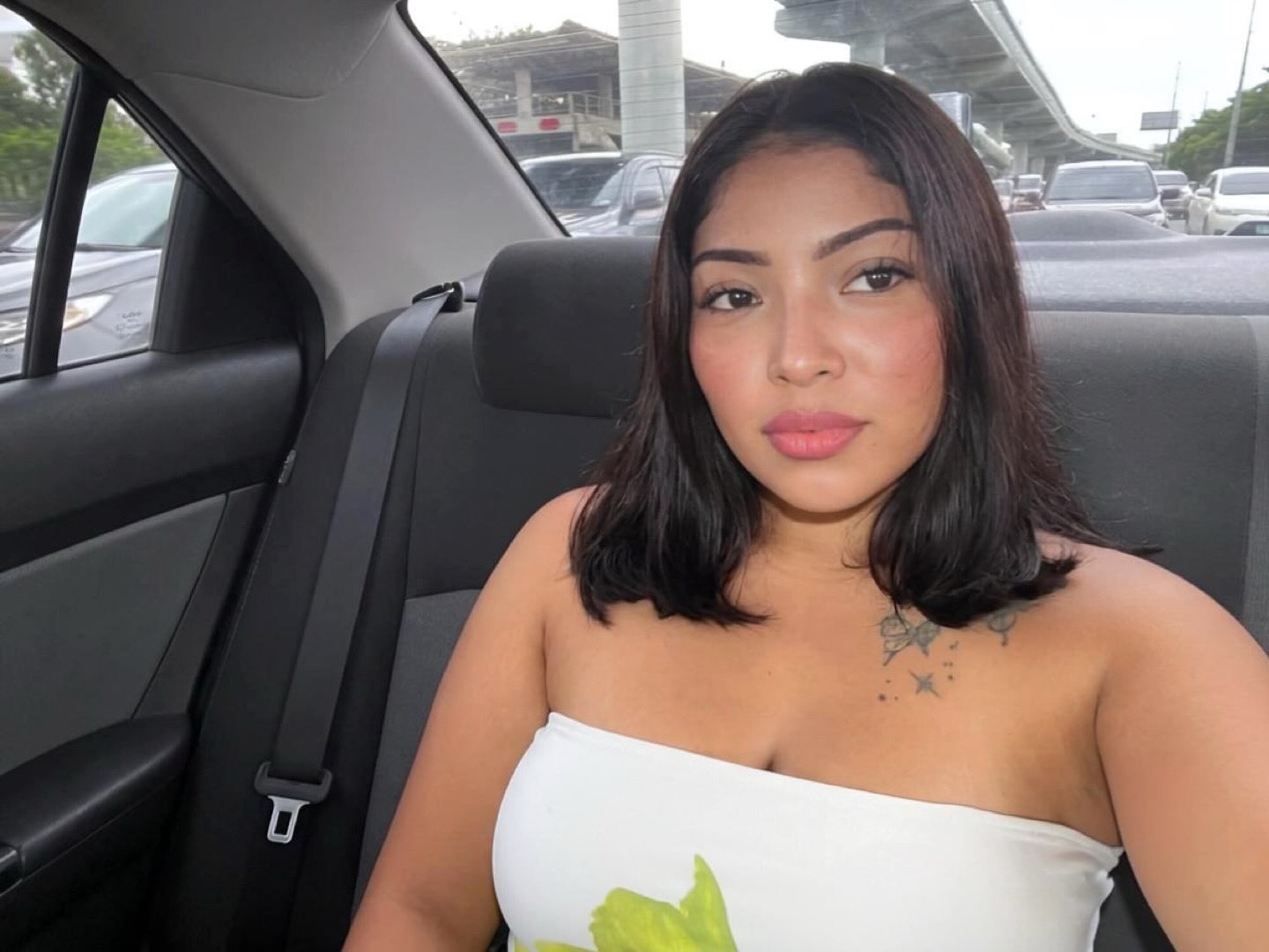Uncensored image to video AI clip #ed76f6