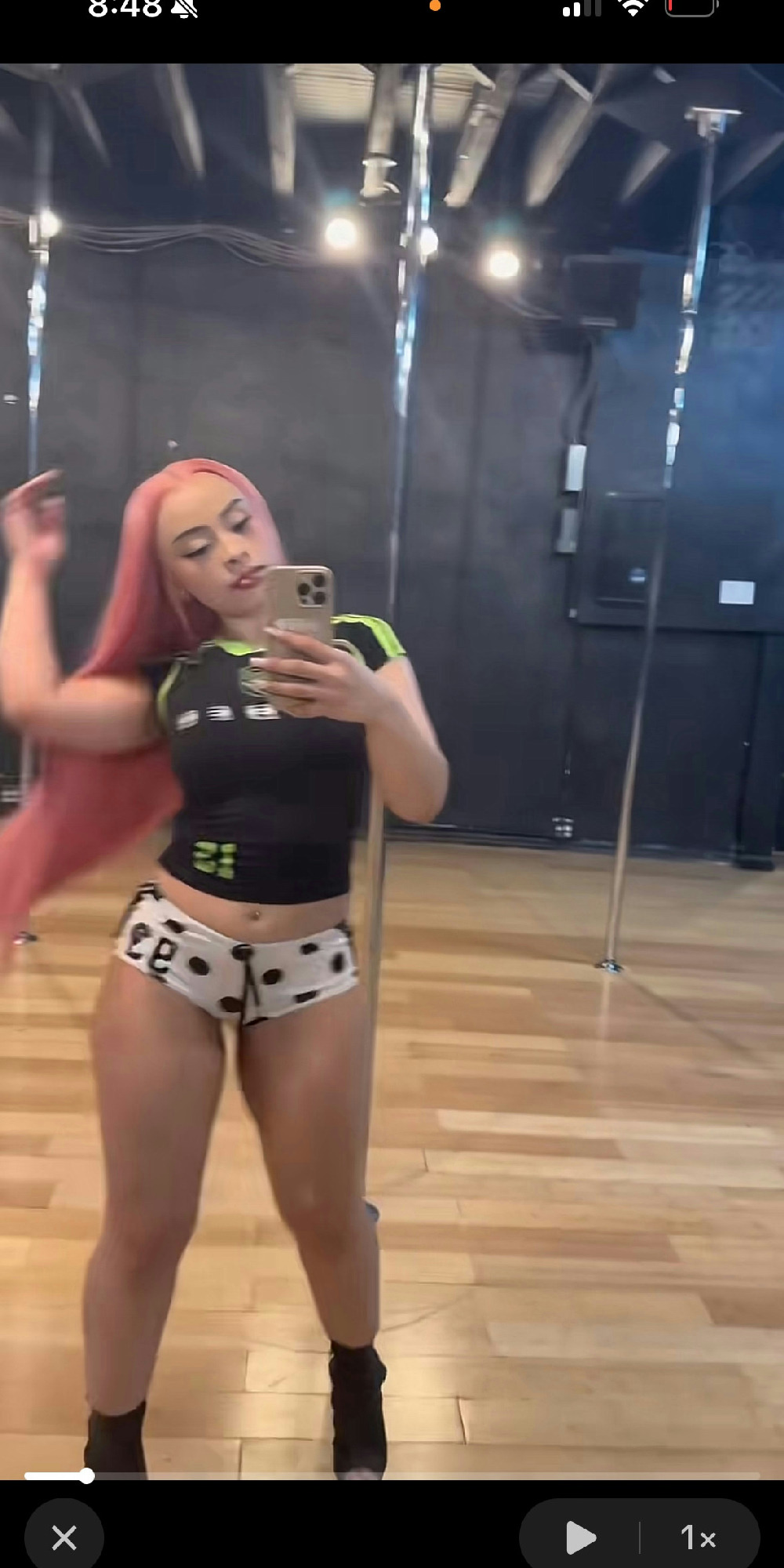Uncensored image to video AI clip #1957a7